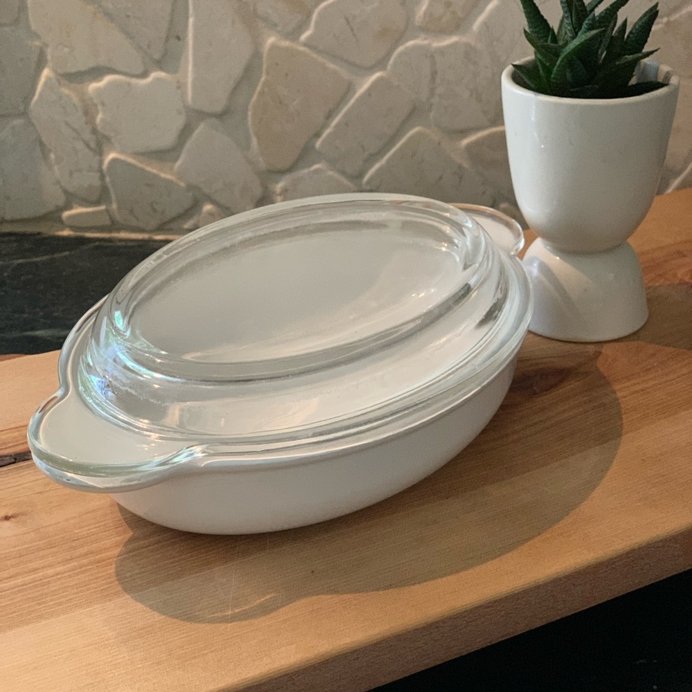CORNINGWARE | Vintage White Casseratte Dish with Lid